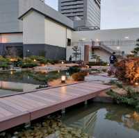 【大阪 弁天町】天空の日本庭園で足湯に入っちゃおう♨️