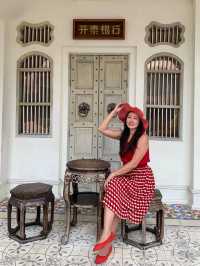 ที่พักย่านภูเก็ตเมืองเก่า เข้ากับธีมตรุษจีนค่ะ