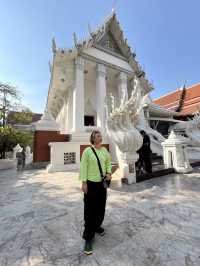 กราบพระขอพรโบราณสถาน