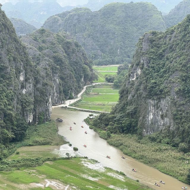 Nigh binh dragon mountain