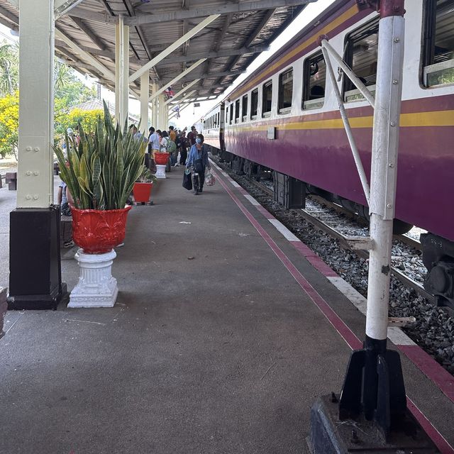 Train to Kanchana Buri 🚂 🚊 