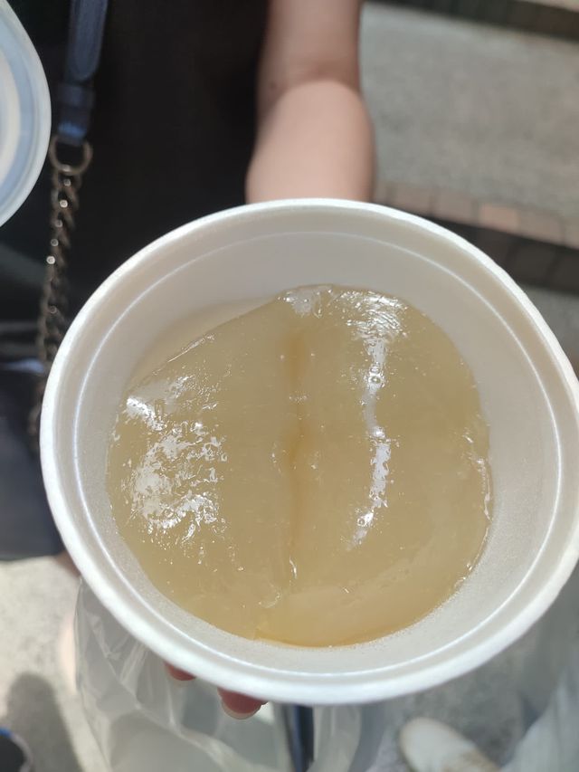 香港老字號涼茶店，一喝便愛上清甜竹蔗汁