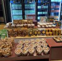 The Pavement Food Hall By หมึกแดง