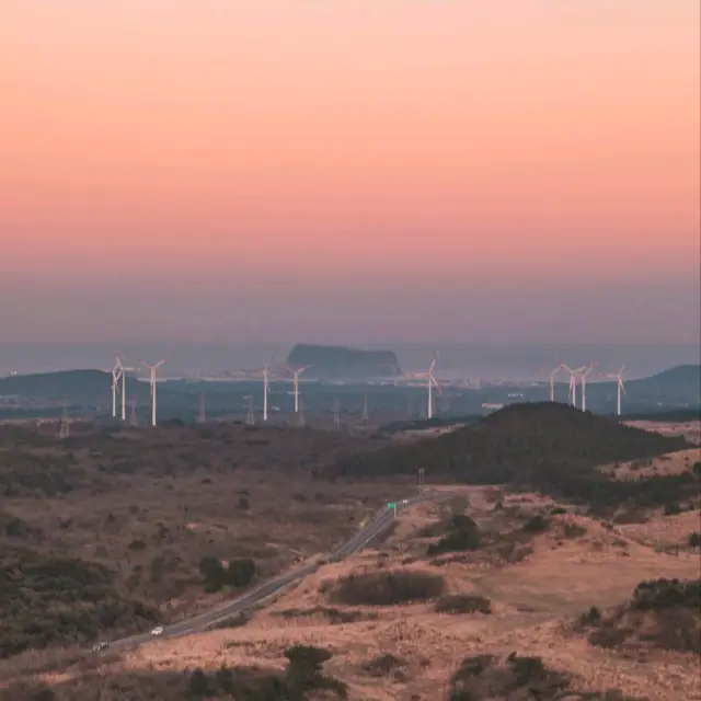 🌅 일출과일몰이 아름다운 이곳 "백약이오름"