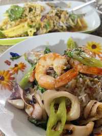 ร้านอาหาร เจ๊น้อง อ่าวยาง