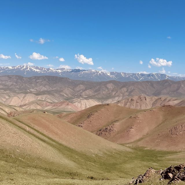 Horseback riding to lake song kul