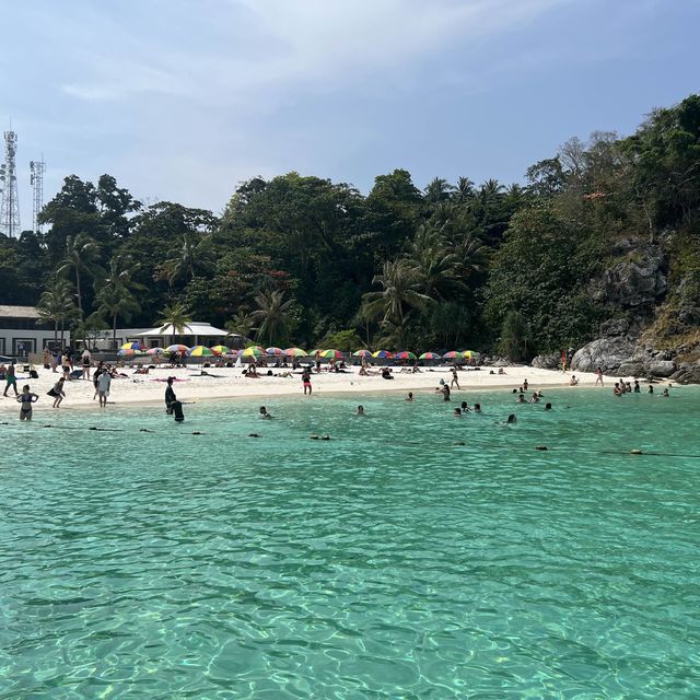 Gorgeous Raya Island