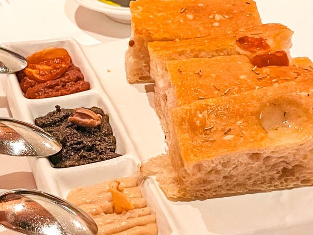 ห้องอาหารอิตาเลียน Biscotti (บิสก็อตติ)