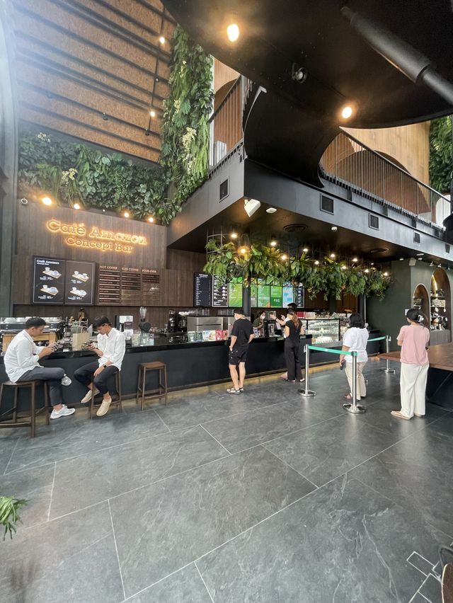 CAFÉ AMAZON CONCEPT STORE 🦜
