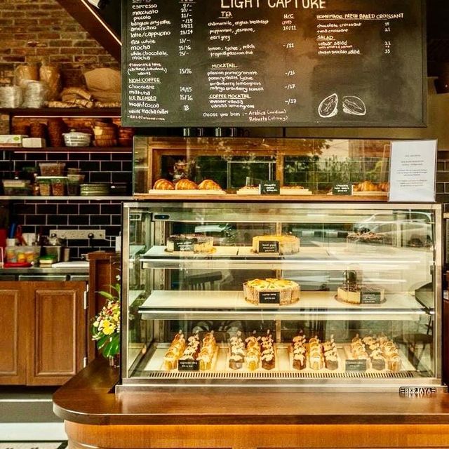 Light Capture Cafe