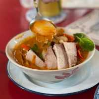 โต๊ะแดง บ้านอาจ้อ ร้านอาหารในบ้าน