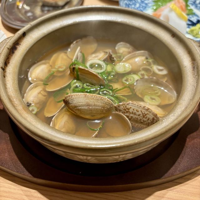 【大阪・阪急梅田】朝5時まで営業する餃子が美味しい居酒屋「大衆酒場 はち」