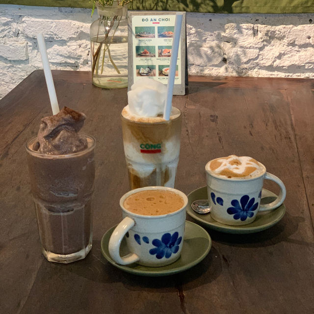 Cong Café คาเฟ่ตรงข้ามโบสถ์สีชมพู