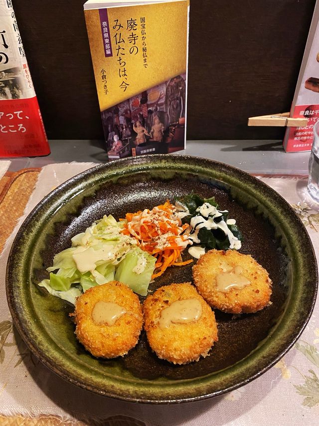 A restaurant in 100 years old house 💯