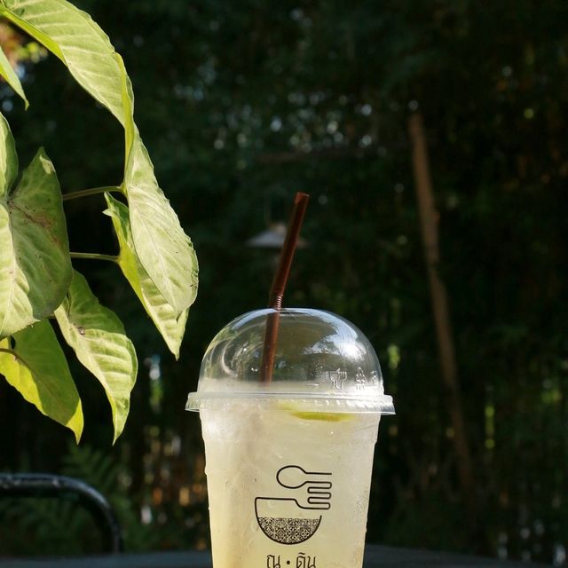 ชิมกาแฟ ณ ร้าน " ณ • ดิน " 