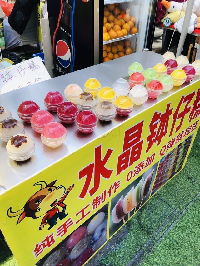 華強北站夜市：角色特色小食，繁華熱鬧