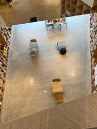 【まるで韓国👀✨那須のおしゃれすぎる図書館】