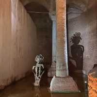 【地下にある美術館！？】イスタンブル地下宮殿はこんなところ！