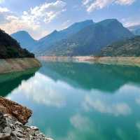 西勢水庫：清澈碧波、綠樹環抱，享受大自然的寧靜與舒適