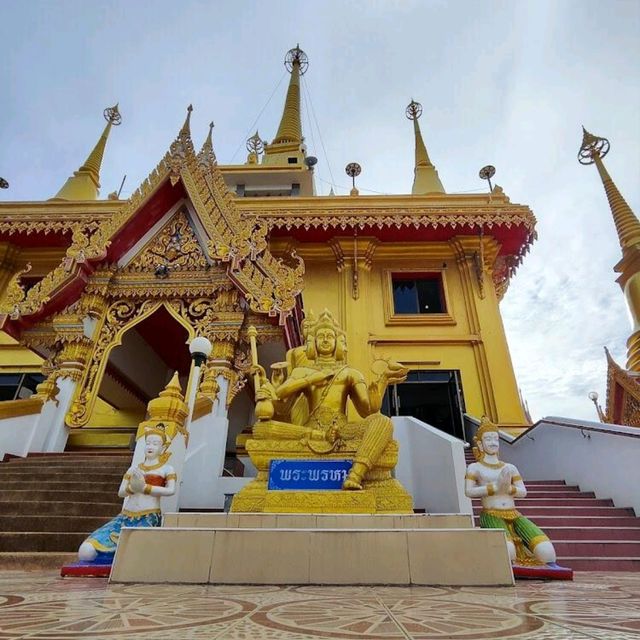 Wat Khiriwong Nakhon Sawan