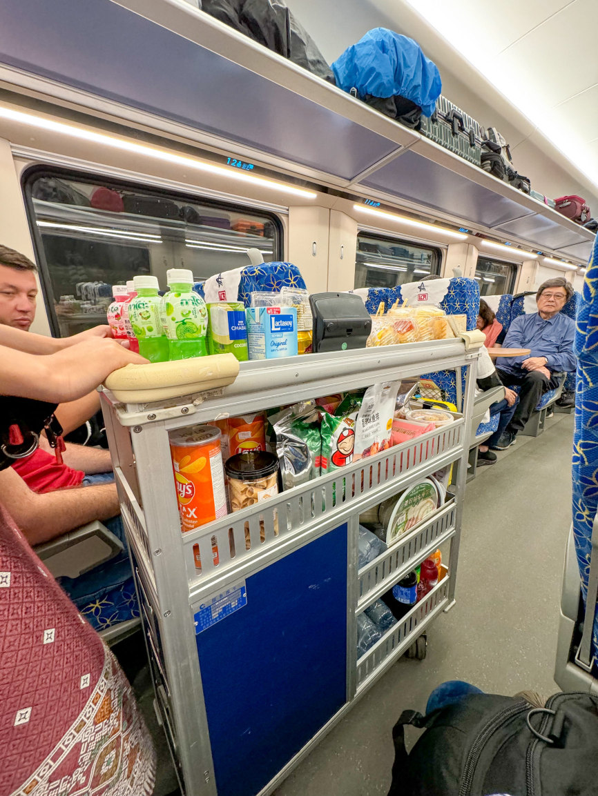 🇱🇦ラオス】ルアンパバーン→バンビエン🚄 中国ラオス高速鉄道で快適