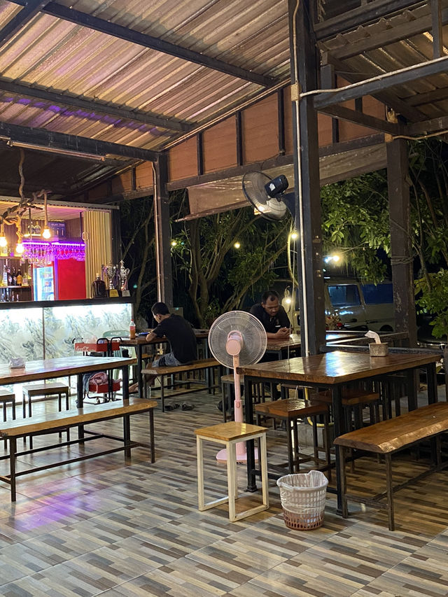 Cute Little Café in Thailand- Locals’ Favourite