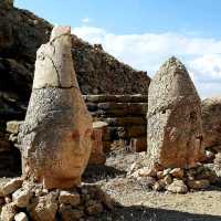 **🌄 Discover the Majesty of Mount Nemrut! 🇹🇷**