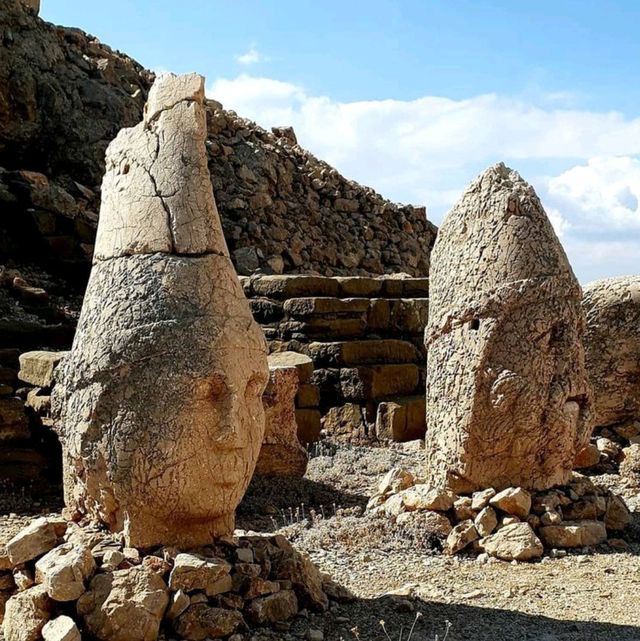 **🌄 Discover the Majesty of Mount Nemrut! 🇹🇷**