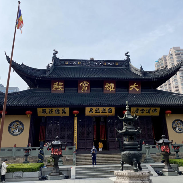 A Spiritual Journey: Find Inner Peace at the Jade Buddha Temple