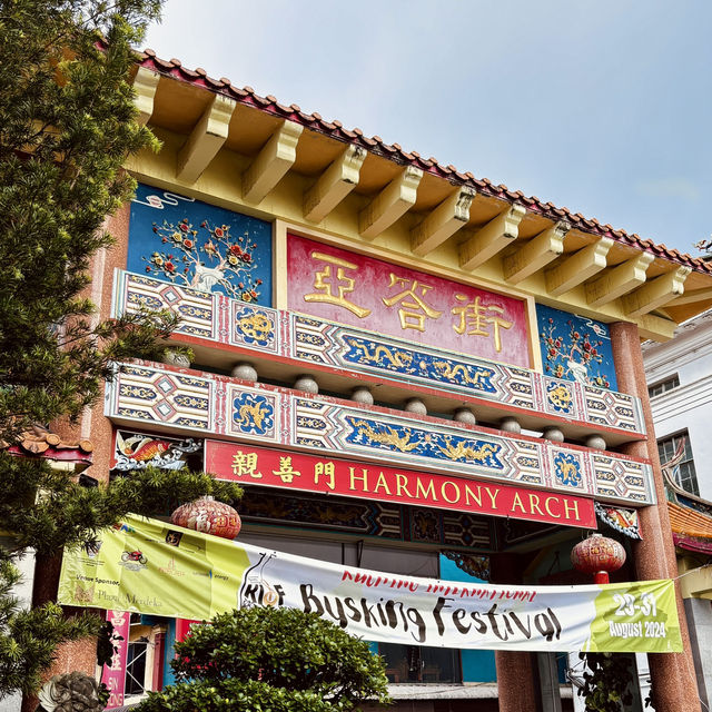 **"Wandering Through History: A Solo Adventure on Bishopgate and Carpenter Street in Kuching"**