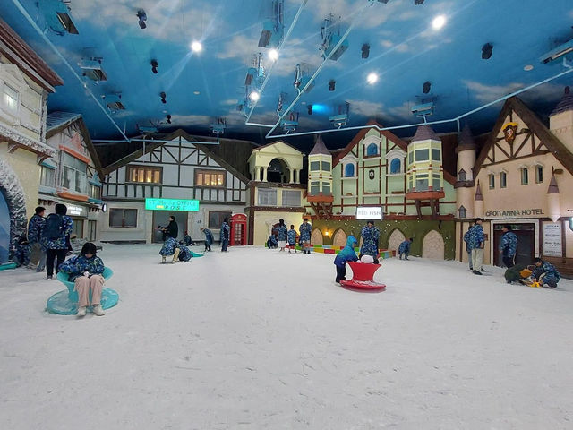 【8月好去處】世界之窗阿爾卑斯冰雪世界滑雪，特色小鎮拍卡