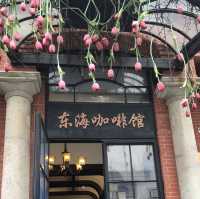 美麗安靜的北外灘，一杯飲料就看得到外灘景色的人民咖啡廳