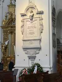 Heart of History: Uncover Chopin, Papal Legacy, and Baroque Beauty at Warsaw’s Holy Cross Church