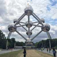 🌌🔭 未來之門：探索布魯塞爾的原子球塔 Atomium🇧🇪🚀