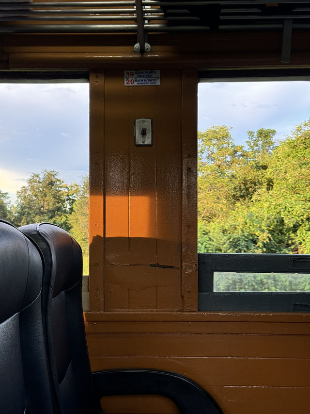 นั่งรถไฟเชียงใหม่-แพร่ | ฤดูฝน 🚃⛰️🌿🌳