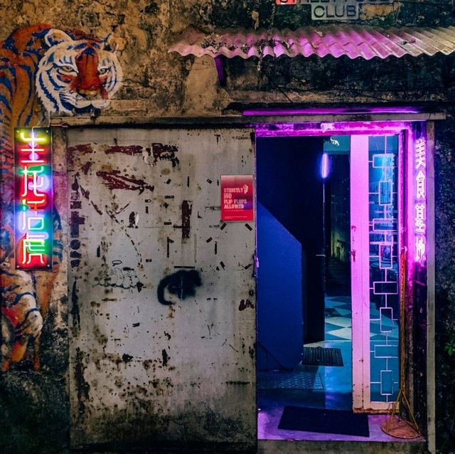 🌆 Kuala Lumpur’s Night Street Magic! 🌃