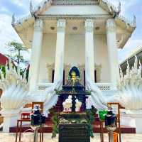 ลอดโบสถ์เสริมดวงที่วัดนาคปรก