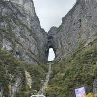 An Unforgettable Adventure: Tianmen Mountain’s 999 Steps and the Glass Walkway 