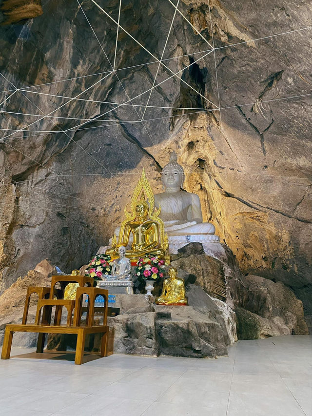 วัดเขาวง (ถ้ำนารายณ์) สระบุรี