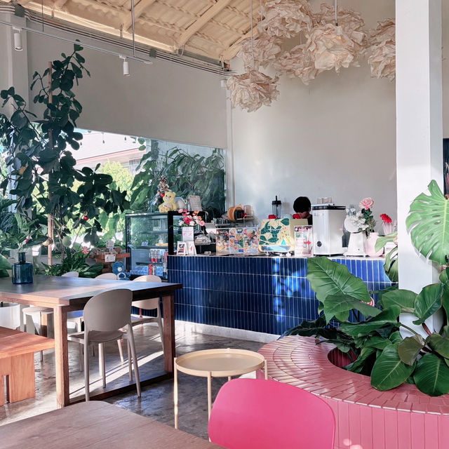 Summer Rain - Cafe & Casual Dining🍰🥤🌺