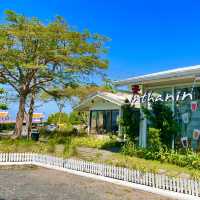 Inthanin Cafe คาเฟ่ริมทะเลอ่างศิลา