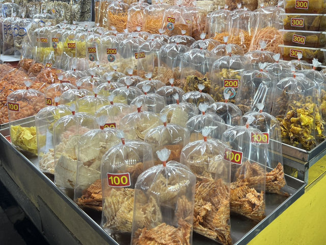 ตลาดประมงพื้นบ้าน อ่างศิลา