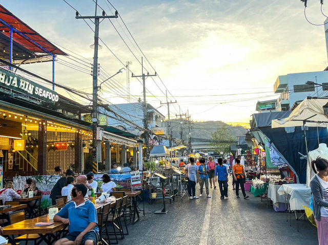 ตลาดโต้รุ่งหัวหิน จุดเช็คอินสุดชิลที่ห้ามพลาด! 🌙