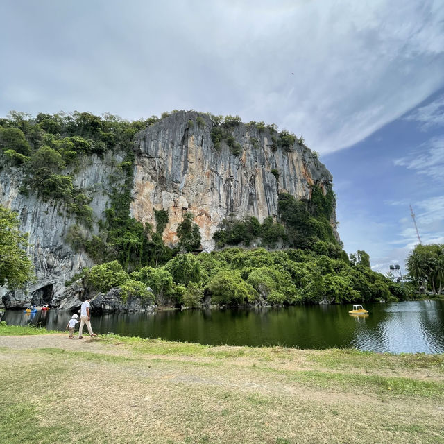 เขาทะนาน ทุ่งทานตะวัน จังหวัดสตูล