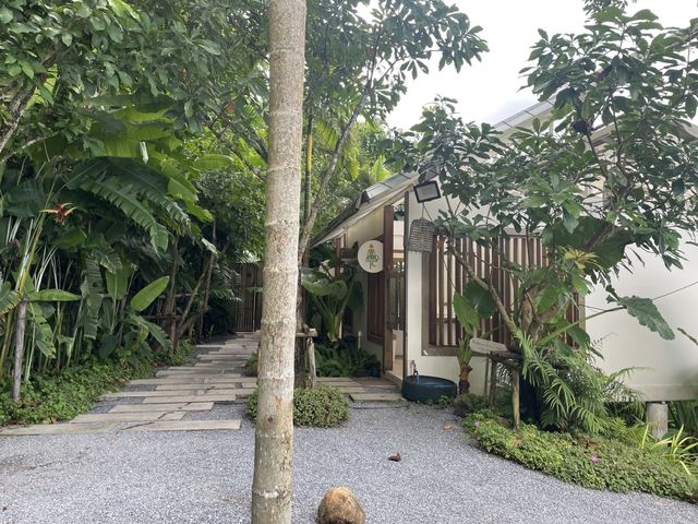 Khaothong Hill Cafe & Restaurant 