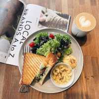 nice looking cafe