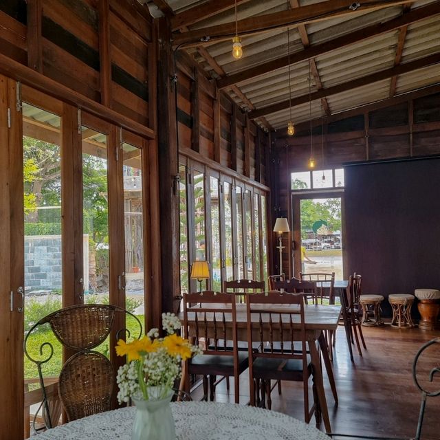 คาเฟ่สไตล์โฮมมี่ บางแสน