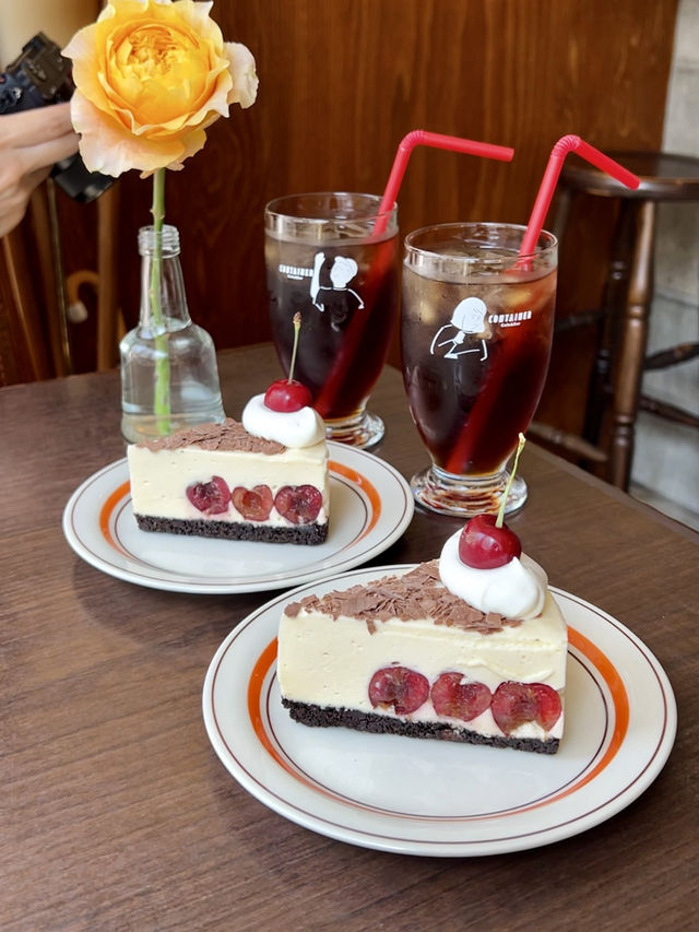 Chesse cake cafe in Shinjuku🍰