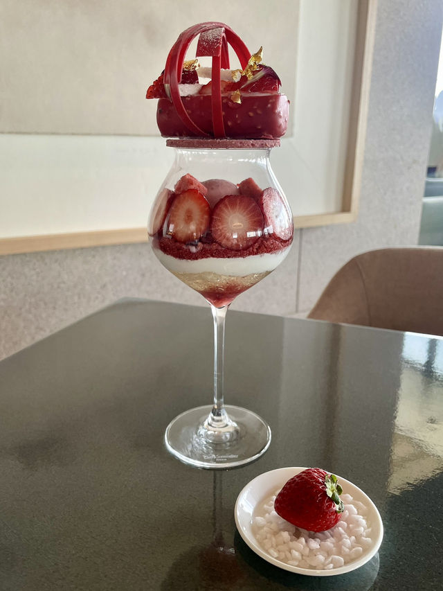 【福岡カフェ】芸術作品のようなパフェが食べれるよ