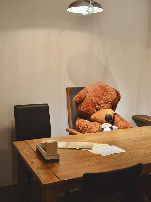A Cafe Where a Big Bear Welcomes You🧸